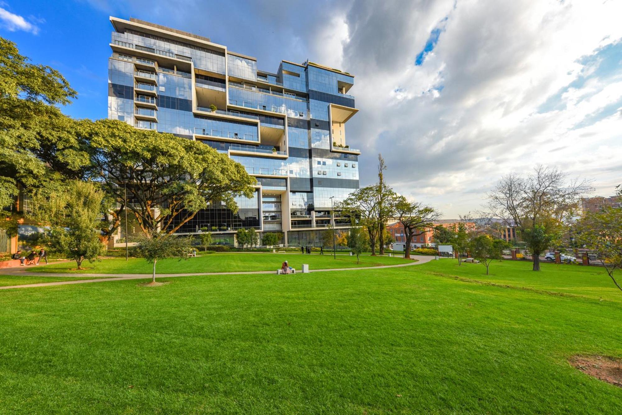 Park - Building With Generator * Johannesburg