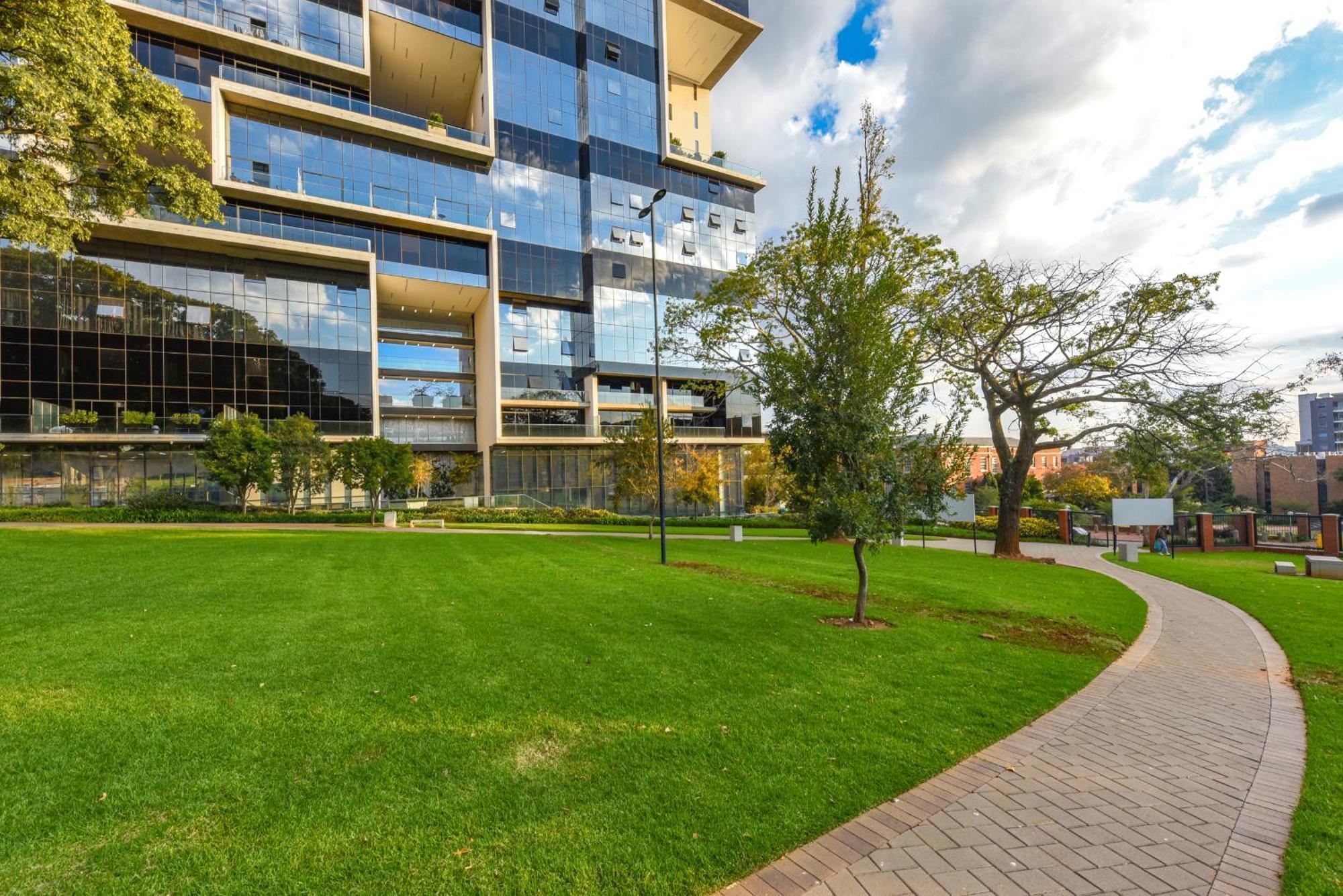 Apartment Park - Building With Generator *